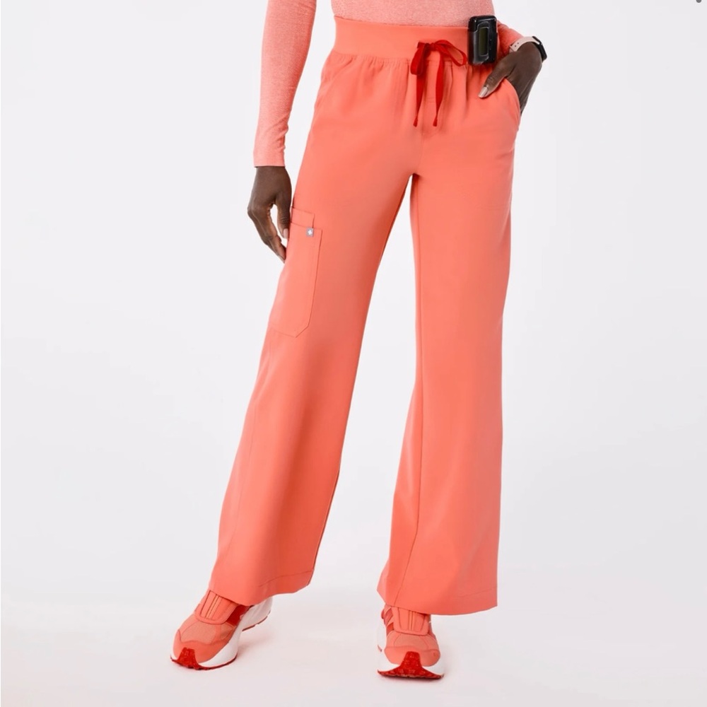 Figs Sunset Drift
 High Waisted
 Isabel Wide Leg - Tall Scrub Pant - Picture 2 of 2